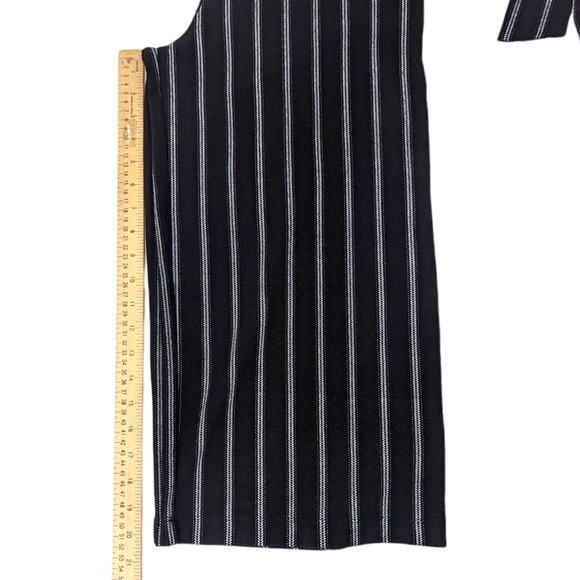 Altar'd State Cropped Wide Leg Pants Gauchos Culotte Womens Small Black Stripe - Picture 13 of 14